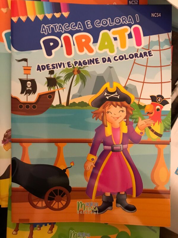 Pirati attacca e colora